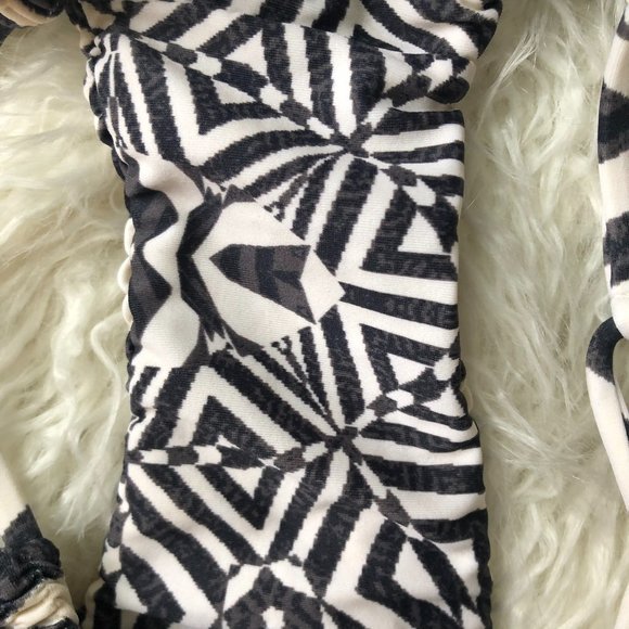 Alice and Olivia Bikini - Picture 8 of 8